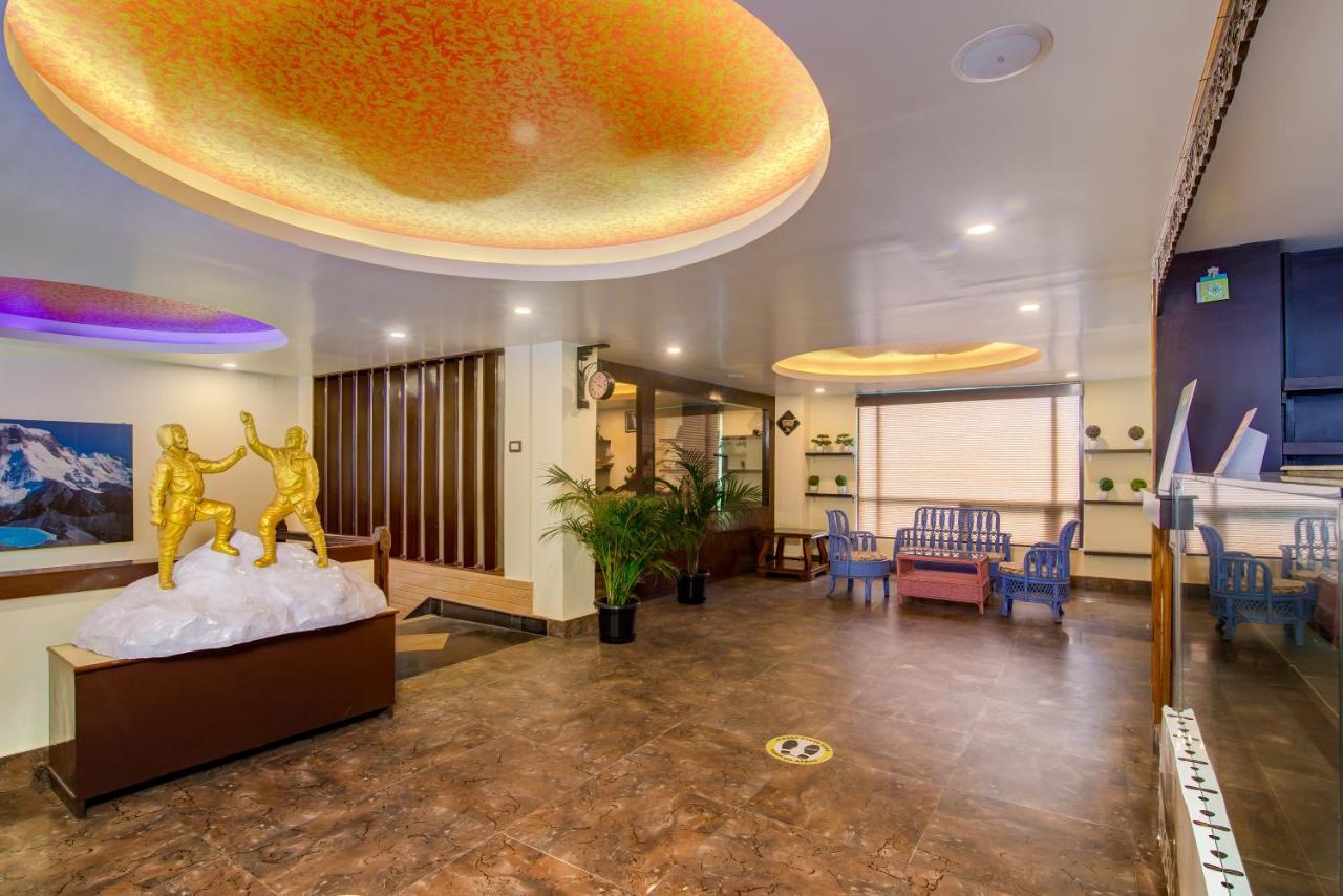 Muscatel Grand Silkroute - 300 Mts From Mg Marg 甘托克 外观 照片