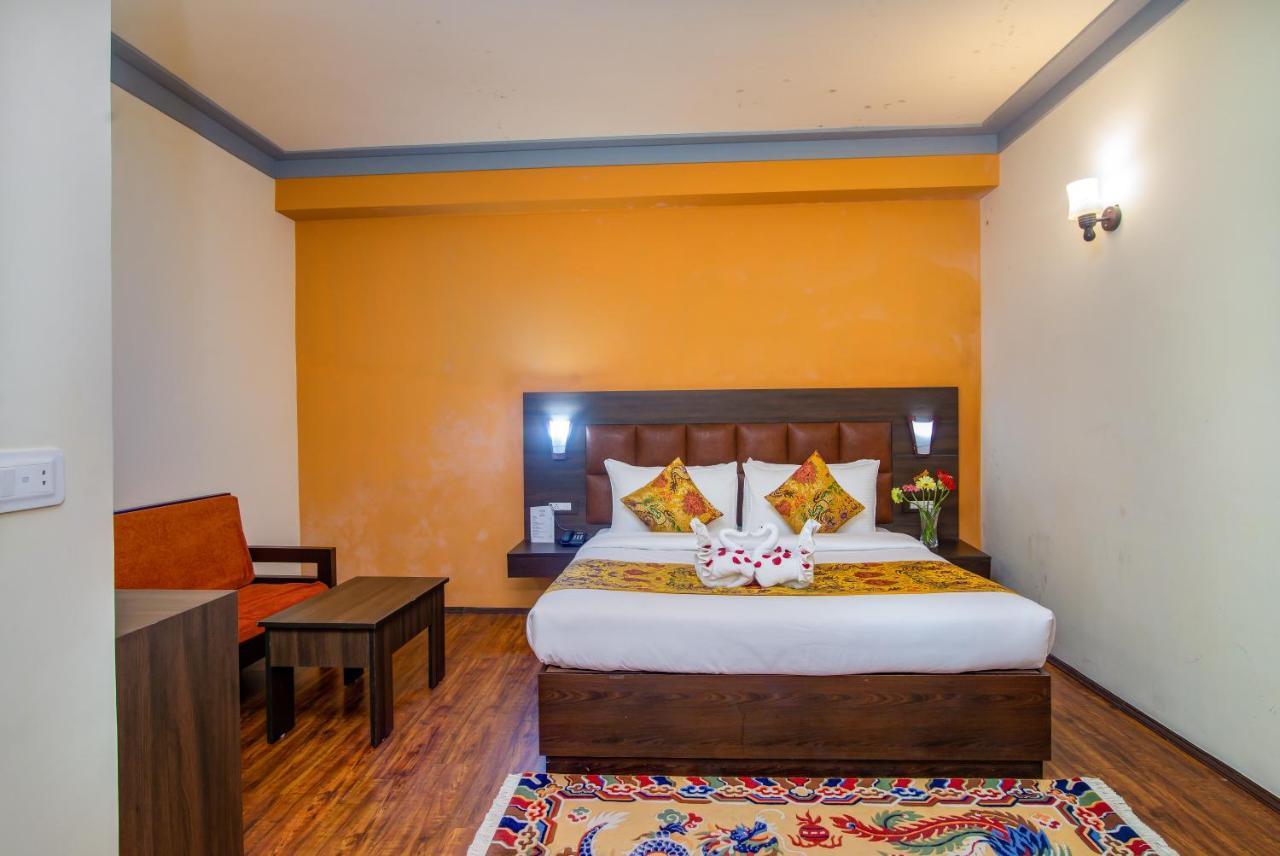 Muscatel Grand Silkroute - 300 Mts From Mg Marg 甘托克 外观 照片