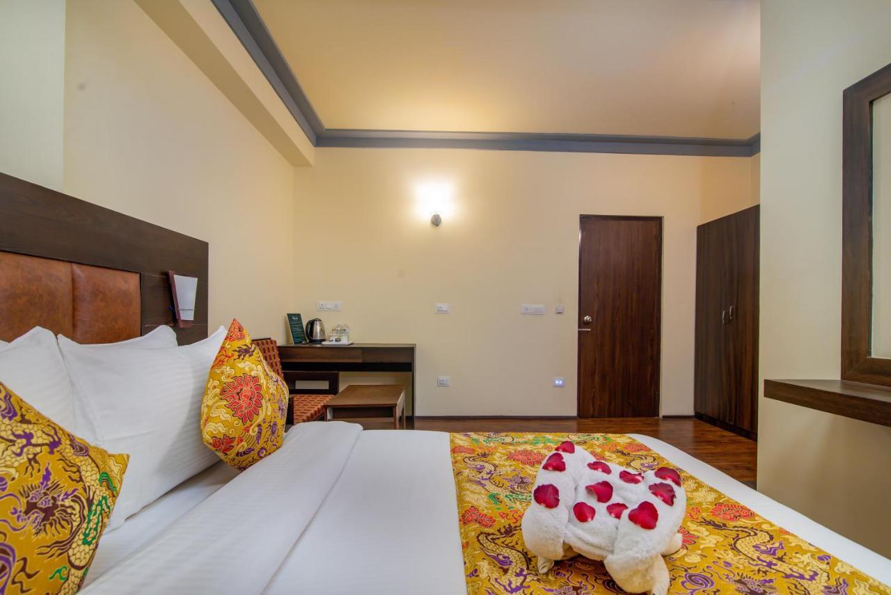 Muscatel Grand Silkroute - 300 Mts From Mg Marg 甘托克 外观 照片