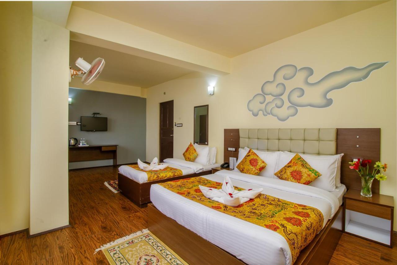 Muscatel Grand Silkroute - 300 Mts From Mg Marg 甘托克 外观 照片