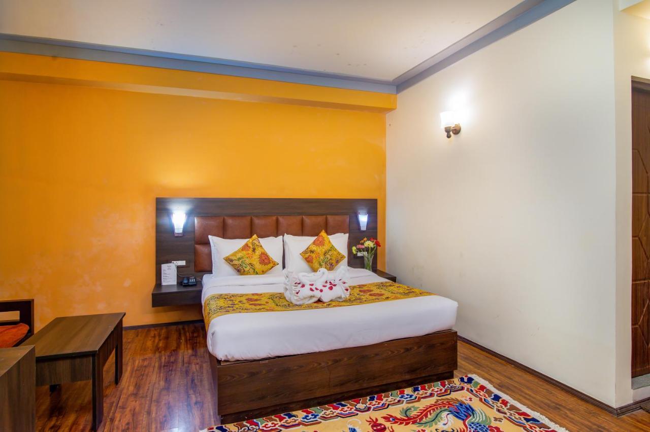 Muscatel Grand Silkroute - 300 Mts From Mg Marg 甘托克 外观 照片