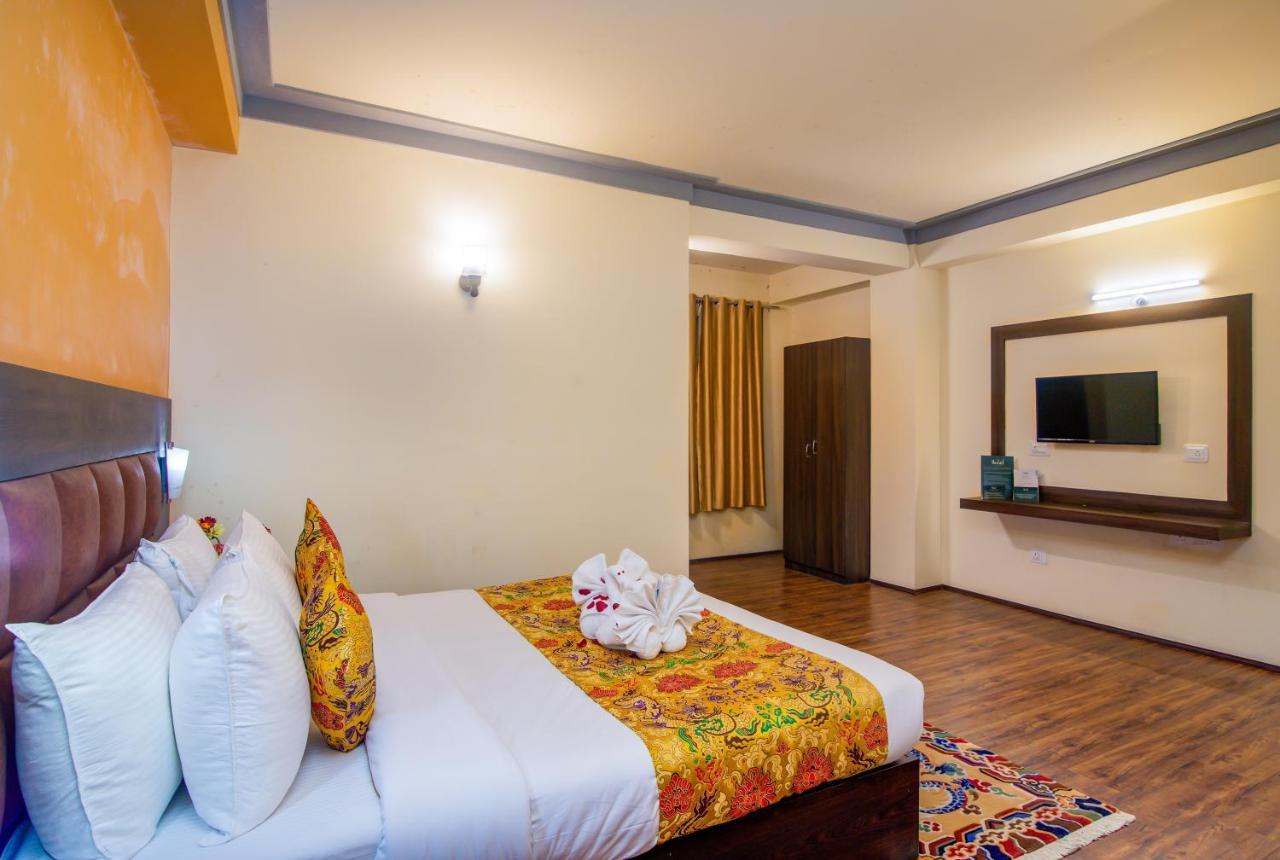 Muscatel Grand Silkroute - 300 Mts From Mg Marg 甘托克 外观 照片
