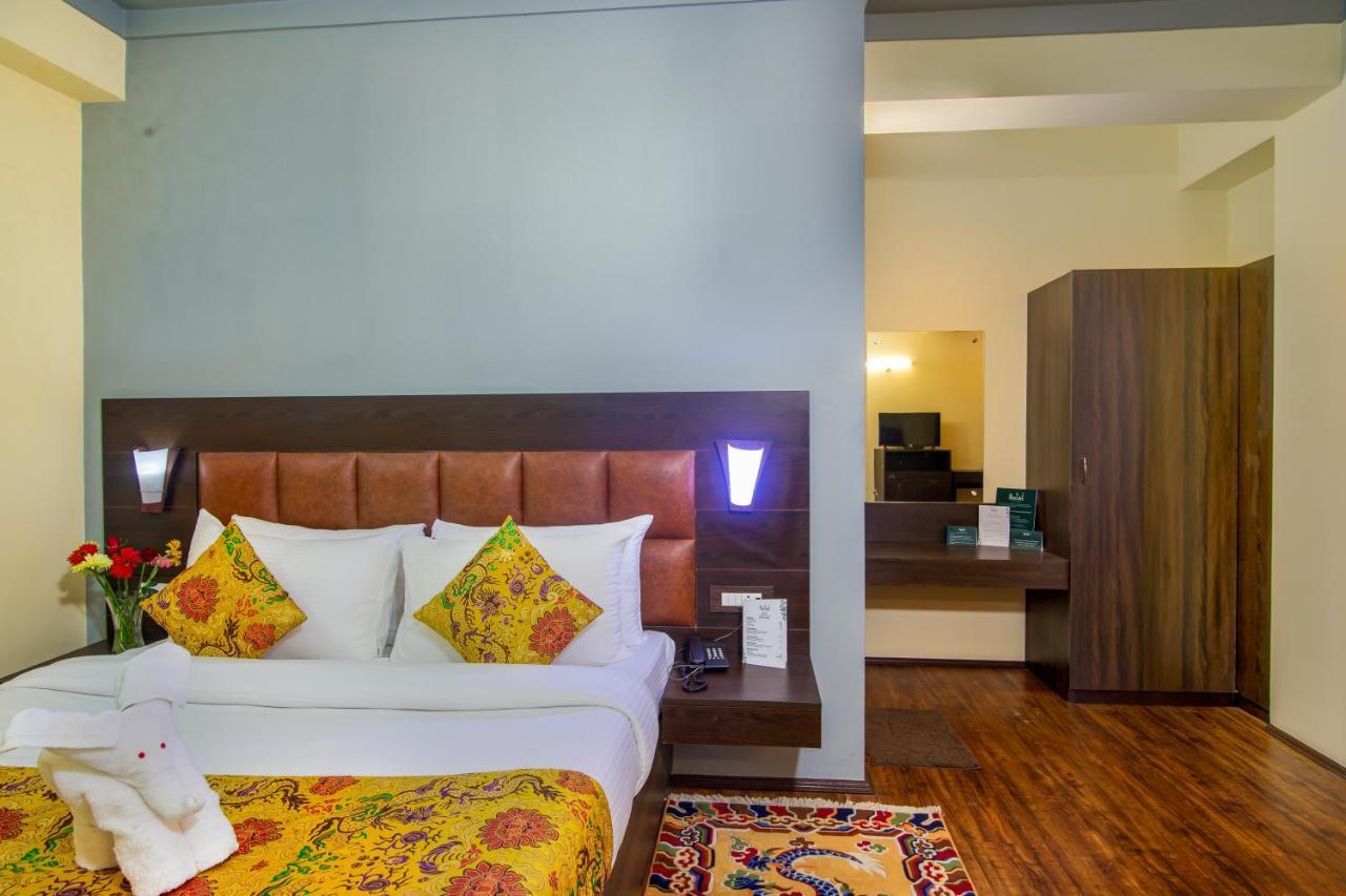 Muscatel Grand Silkroute - 300 Mts From Mg Marg 甘托克 外观 照片