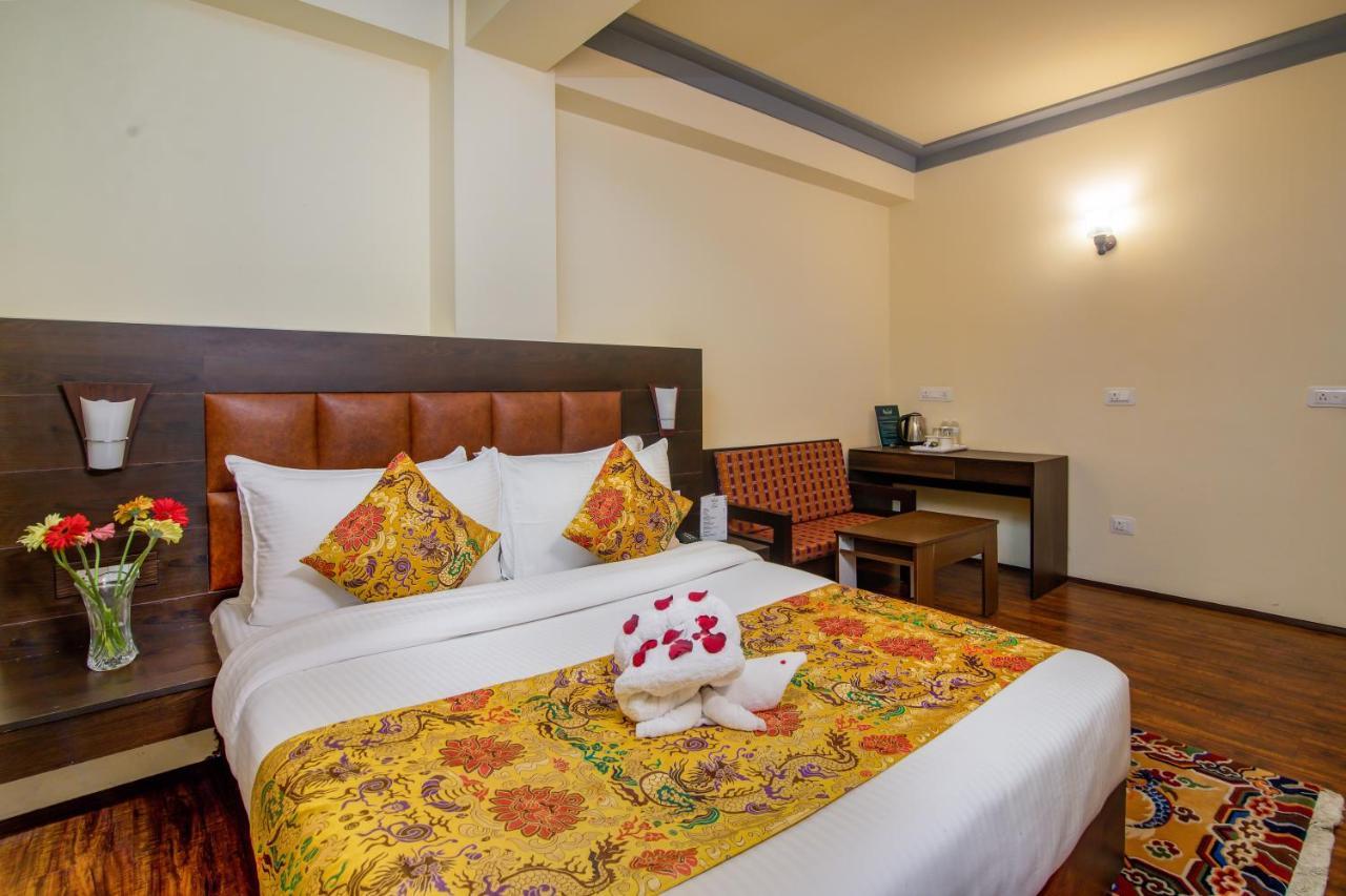 Muscatel Grand Silkroute - 300 Mts From Mg Marg 甘托克 外观 照片