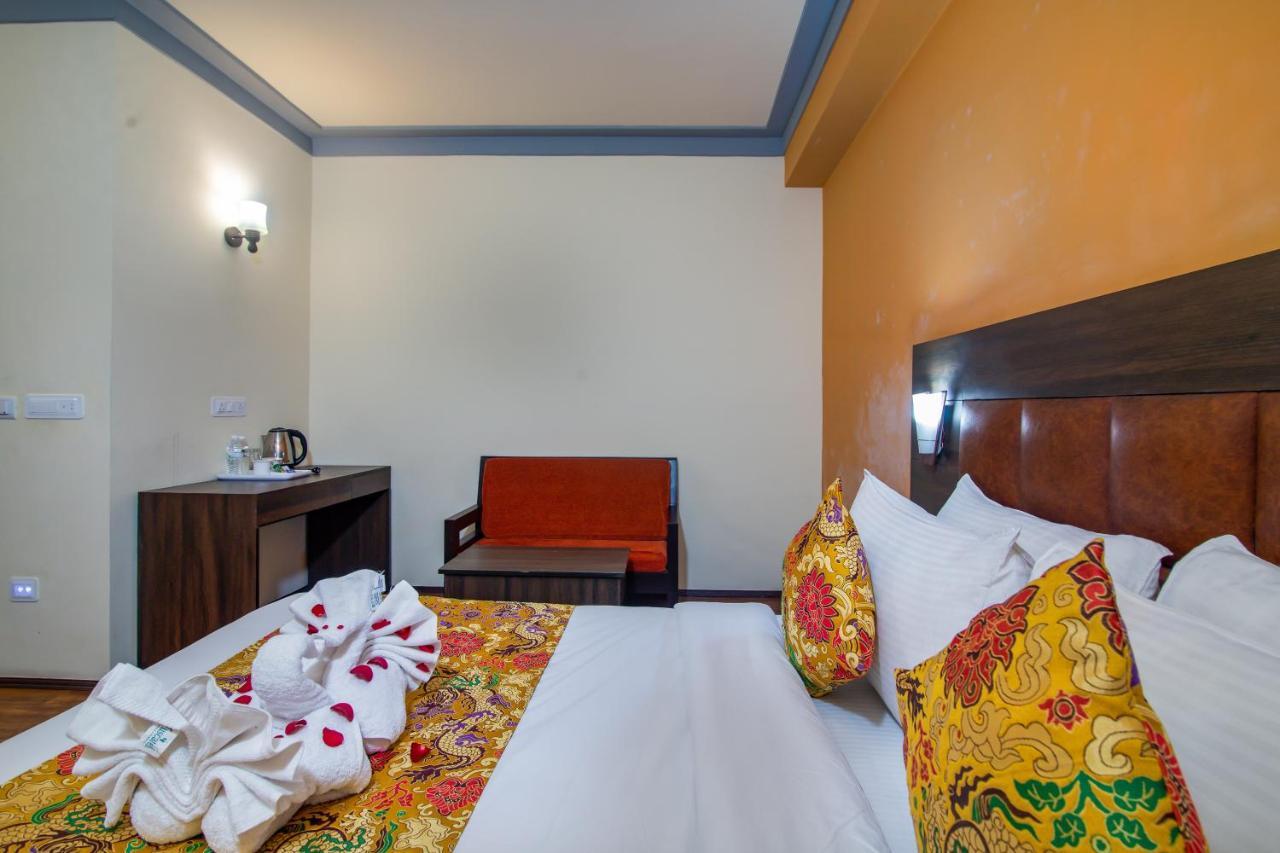 Muscatel Grand Silkroute - 300 Mts From Mg Marg 甘托克 外观 照片