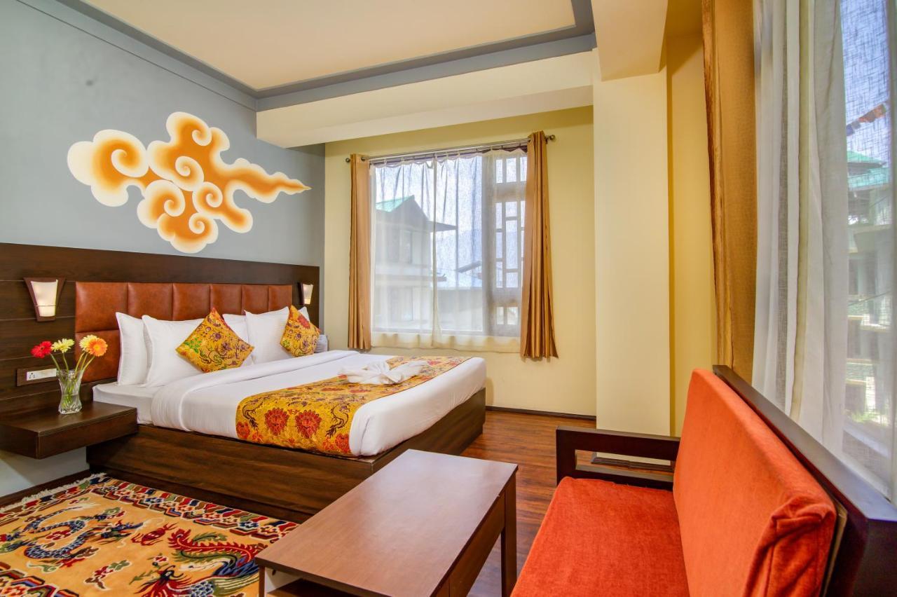 Muscatel Grand Silkroute - 300 Mts From Mg Marg 甘托克 外观 照片