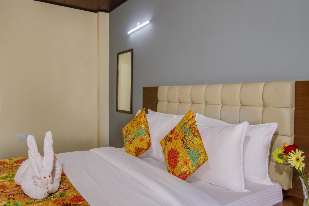 Muscatel Grand Silkroute - 300 Mts From Mg Marg 甘托克 外观 照片
